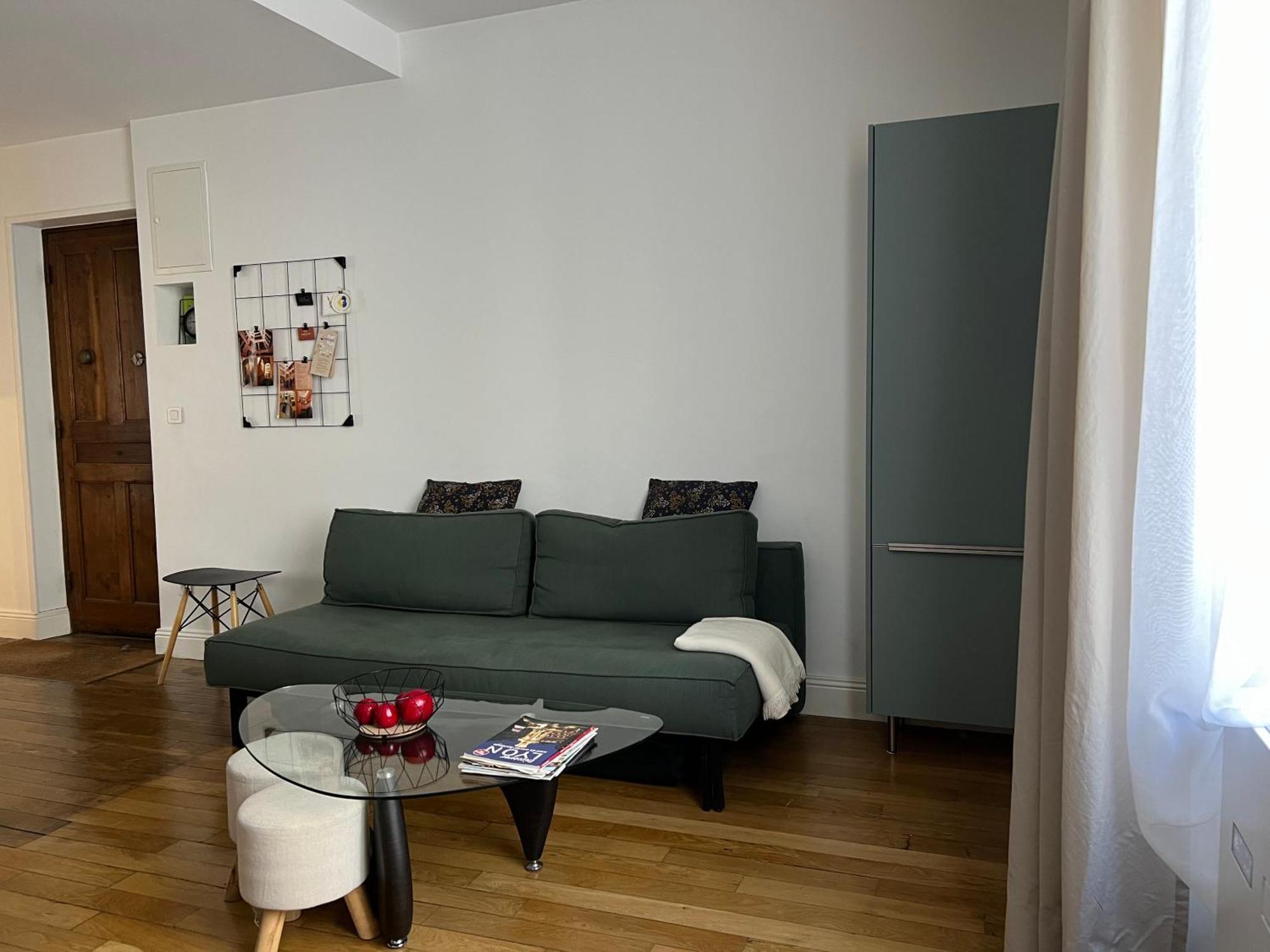 Cosy Appartement Lyon Valmy - Parking Exterior photo